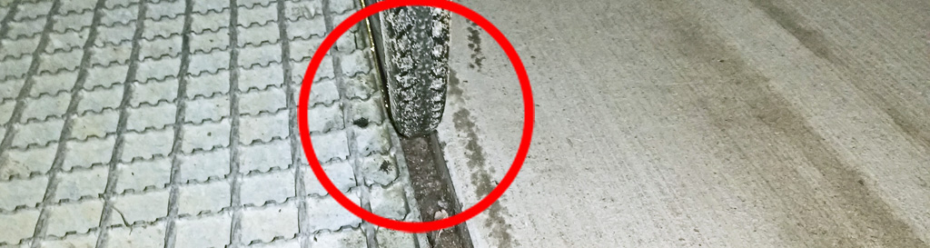 Haseuferweg, Trogstrecke: Gefahr durch Spalt zwischen Boden und Abdeckgitter. eingeklemmt